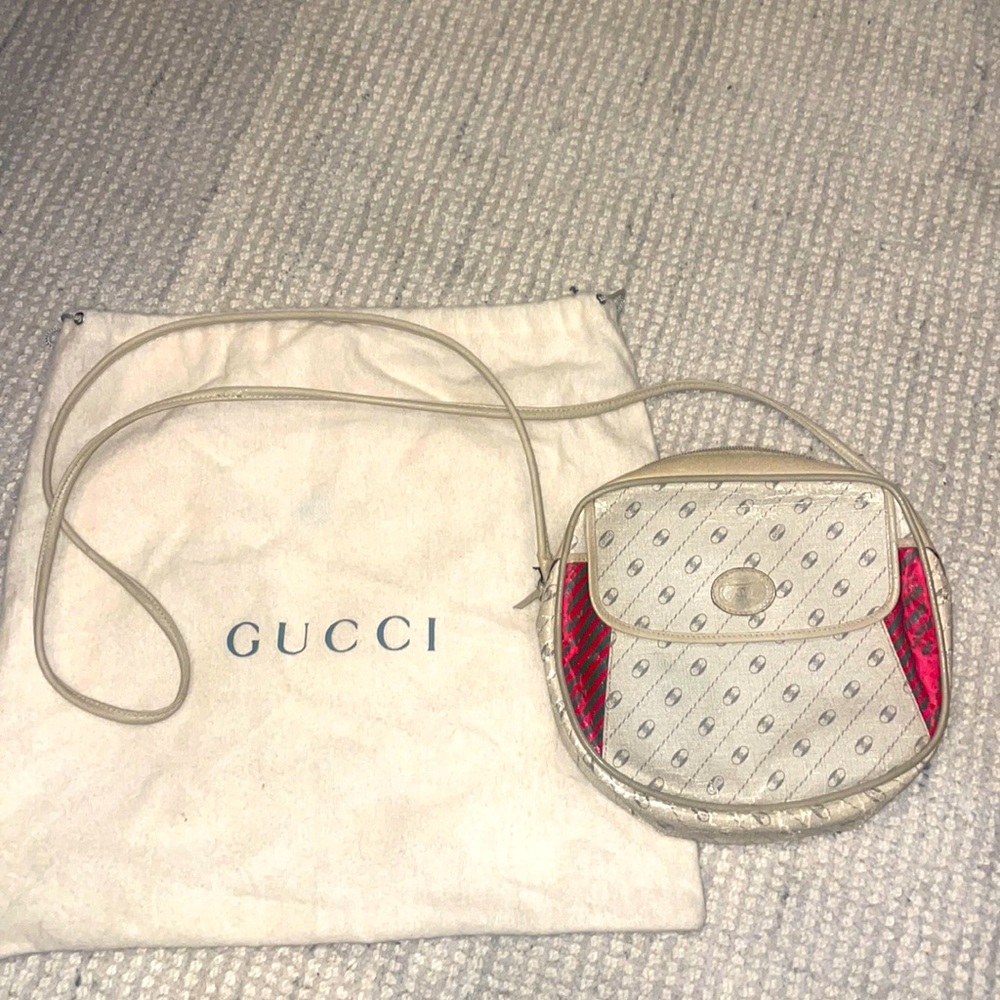 Vintage 1980’s Gucci crossbody purse in ivory with red and green striped detail